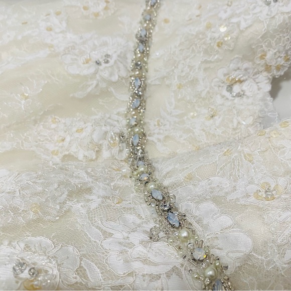 Enzoani Karissa Wedding Dress, Bridal Gown - Picture 14 of 16